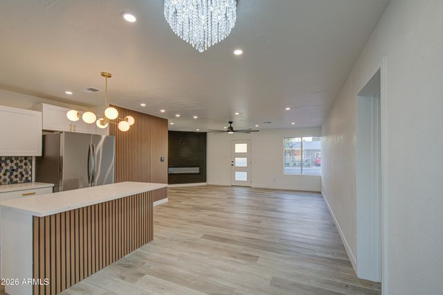5613 N 63RD Drive, Glendale, AZ 85301