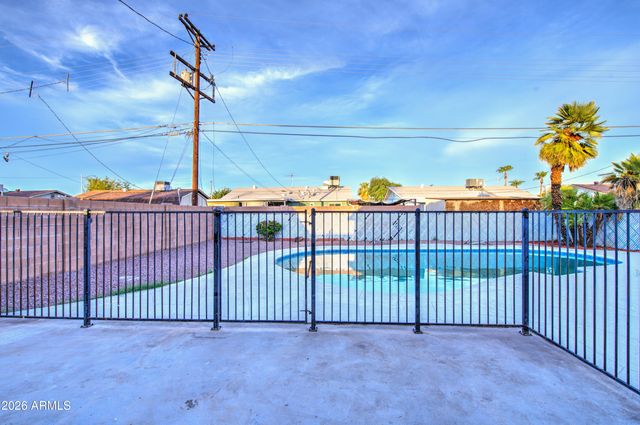 5613 N 63RD Drive, Glendale, AZ 85301