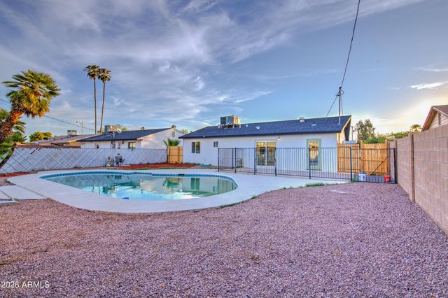 5613 N 63RD Drive, Glendale, AZ 85301