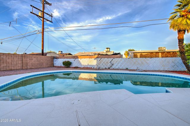 5613 N 63RD Drive, Glendale, AZ 85301