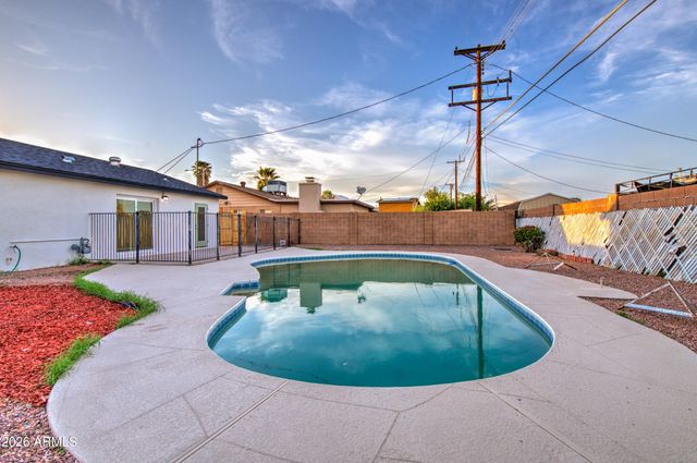 5613 N 63RD Drive, Glendale, AZ 85301