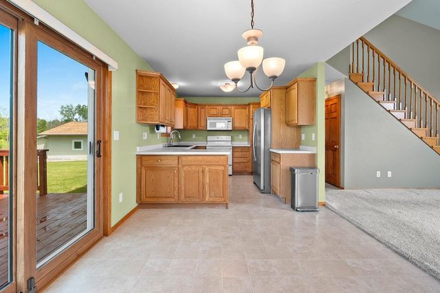 2316 MADDY COURT, Green Bay, WI 54303