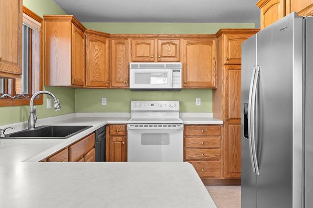 2316 MADDY COURT, Green Bay, WI 54303