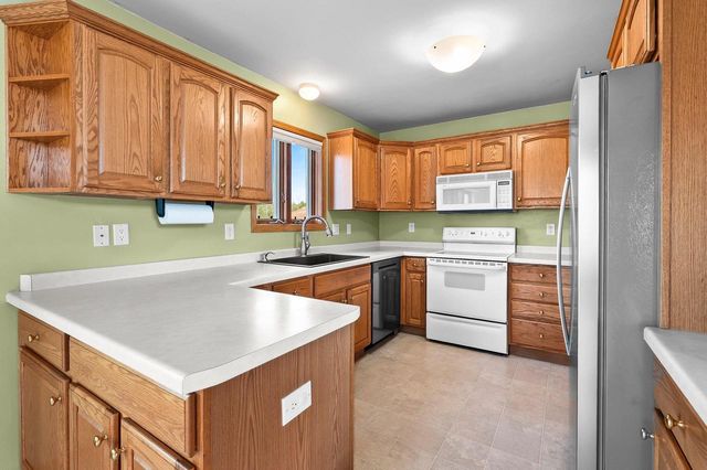 2316 MADDY COURT, Green Bay, WI 54303