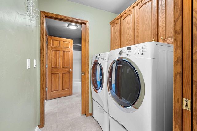 2316 MADDY COURT, Green Bay, WI 54303