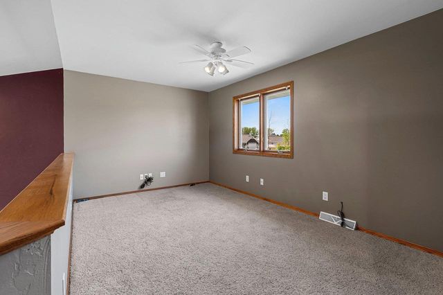 2316 MADDY COURT, Green Bay, WI 54303