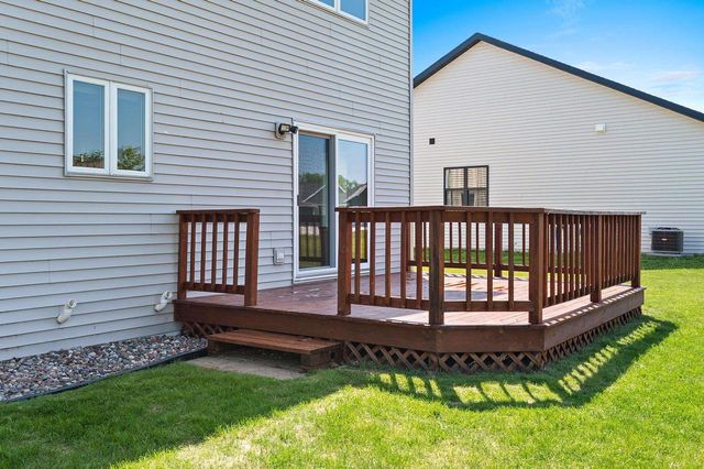 2316 MADDY COURT, Green Bay, WI 54303