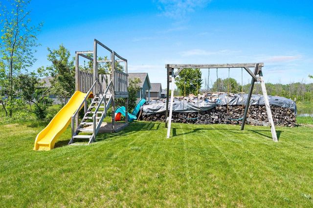 2316 MADDY COURT, Green Bay, WI 54303