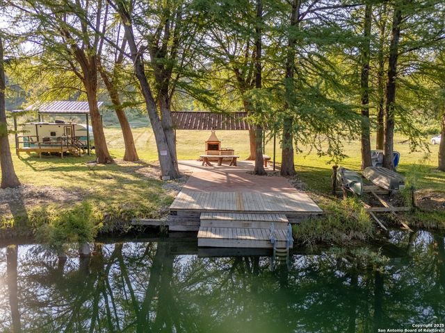 170 Teich, Bandera, TX 78003