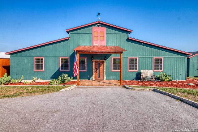 170 Teich, Bandera, TX 78003