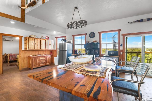 170 Teich, Bandera, TX 78003