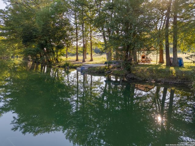 170 Teich, Bandera, TX 78003