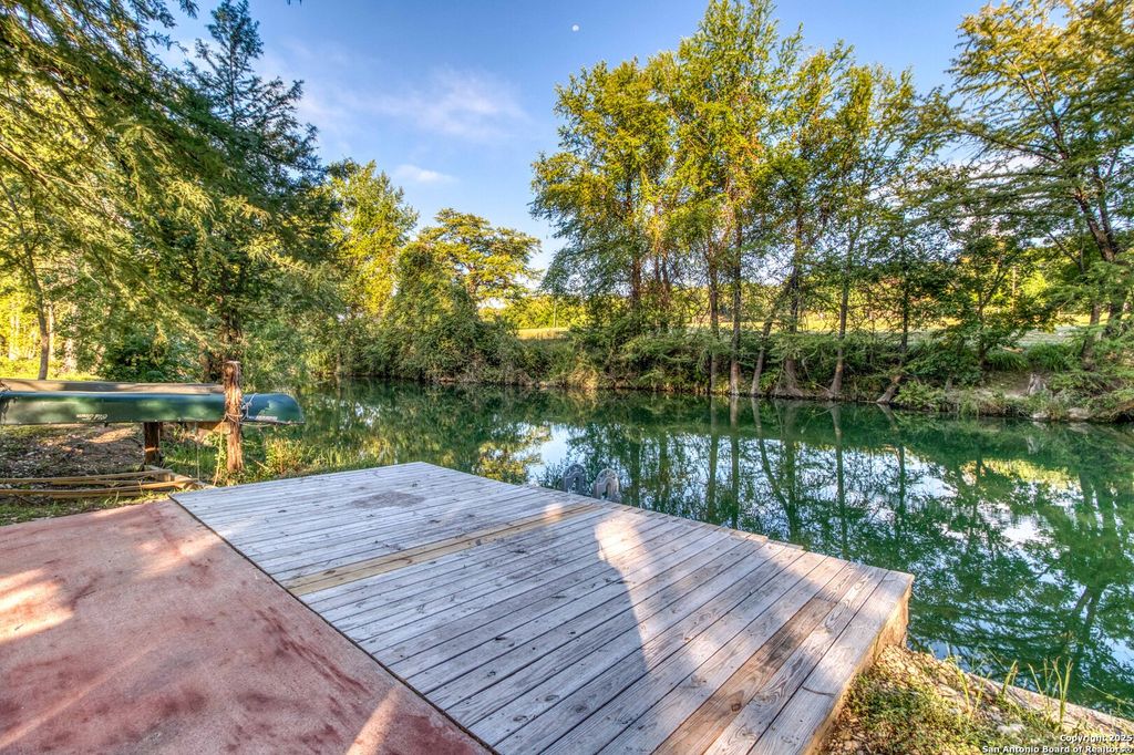 170 Teich, Bandera, TX 78003