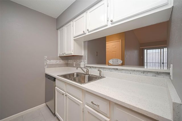 2120 El Paseo Street 2108, Houston, TX 77054