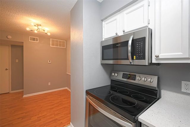 2120 El Paseo Street 2108, Houston, TX 77054
