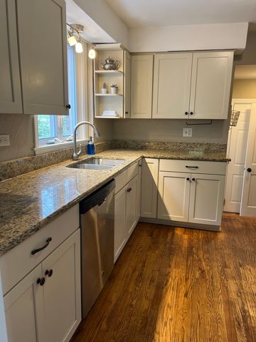 4716 Wolf Road, Western Springs, IL 60558