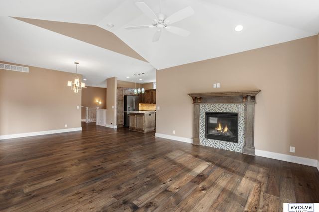 9529 W Center Road, Omaha, NE 68124