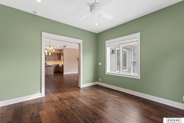 9529 W Center Road, Omaha, NE 68124