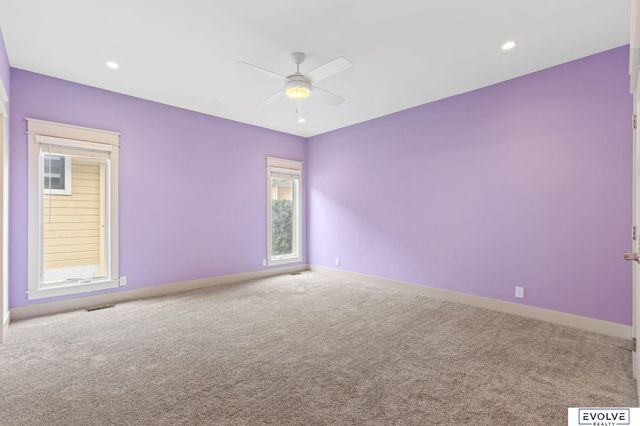 9529 W Center Road, Omaha, NE 68124