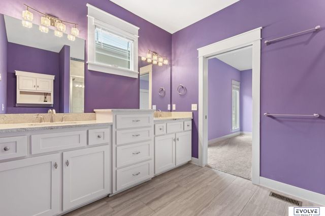 9529 W Center Road, Omaha, NE 68124