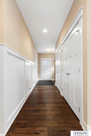 9529 W Center Road, Omaha, NE 68124