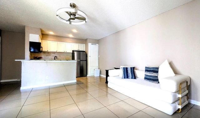2312 Balsam Drive A303, Arlington, TX 76006