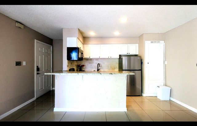 2312 Balsam Drive A303, Arlington, TX 76006