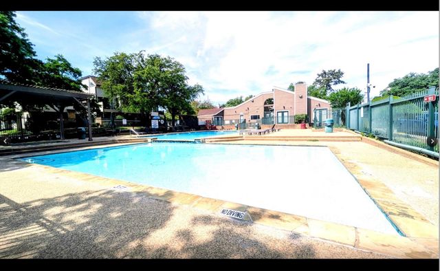 2312 Balsam Drive A303, Arlington, TX 76006