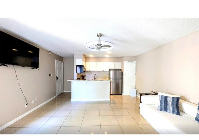2312 Balsam Drive A303, Arlington, TX 76006
