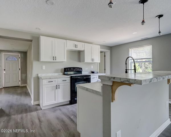 9762 BAYVIEW Avenue, Jacksonville, FL 32208