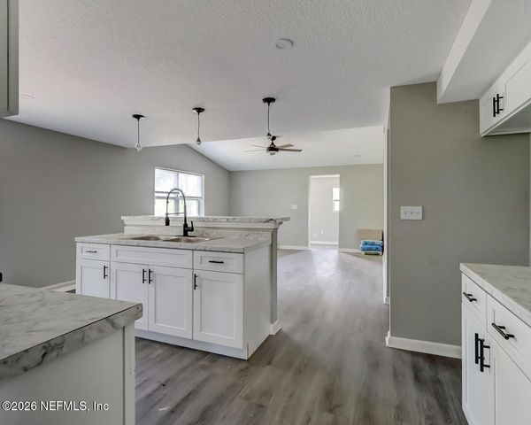 9762 BAYVIEW Avenue, Jacksonville, FL 32208