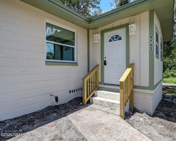 9762 BAYVIEW Avenue, Jacksonville, FL 32208