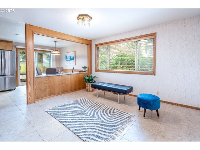 4490 DOYLE St, Eugene, OR 97404