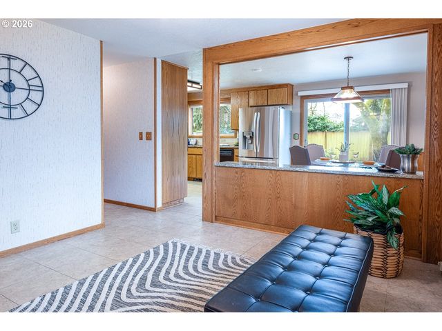 4490 DOYLE St, Eugene, OR 97404