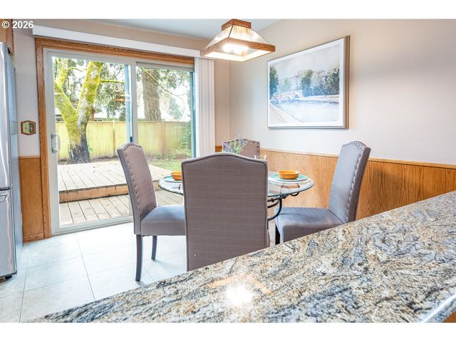 4490 DOYLE St, Eugene, OR 97404