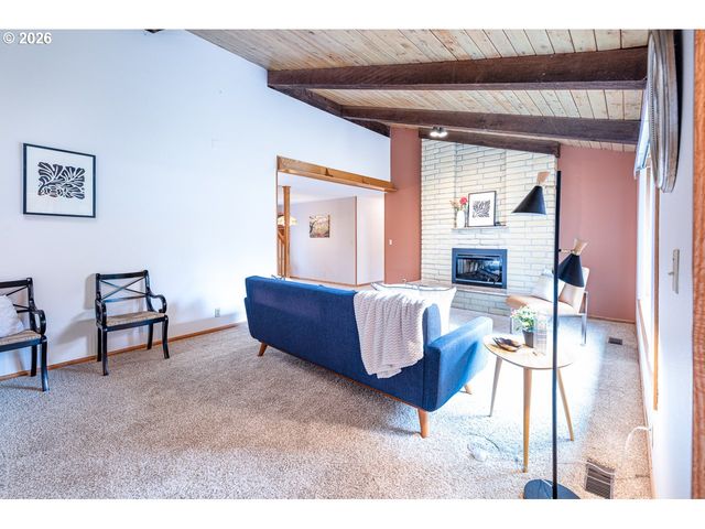 4490 DOYLE St, Eugene, OR 97404