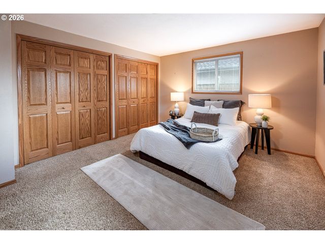 4490 DOYLE St, Eugene, OR 97404