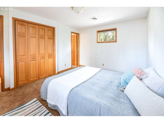 4490 DOYLE St, Eugene, OR 97404