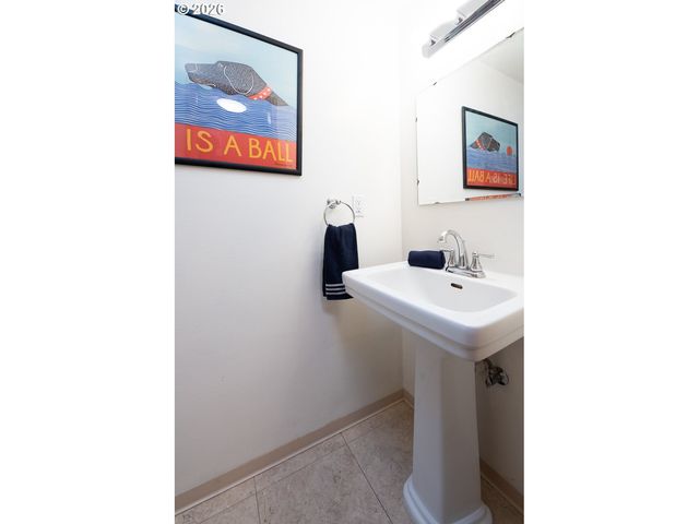 4490 DOYLE St, Eugene, OR 97404