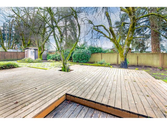 4490 DOYLE St, Eugene, OR 97404