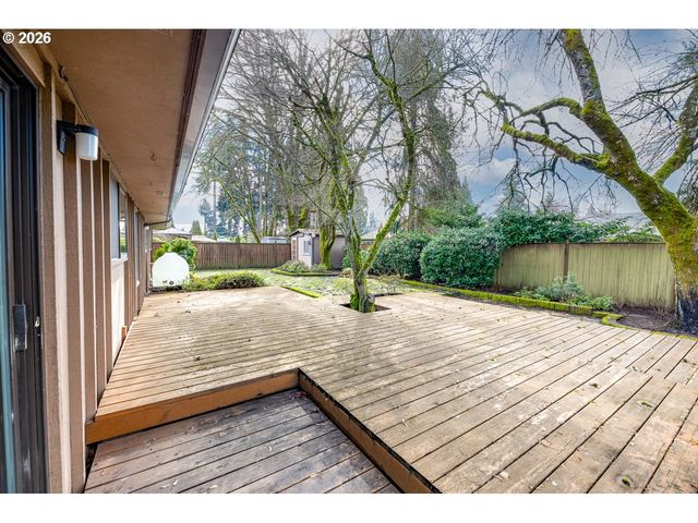 4490 DOYLE St, Eugene, OR 97404