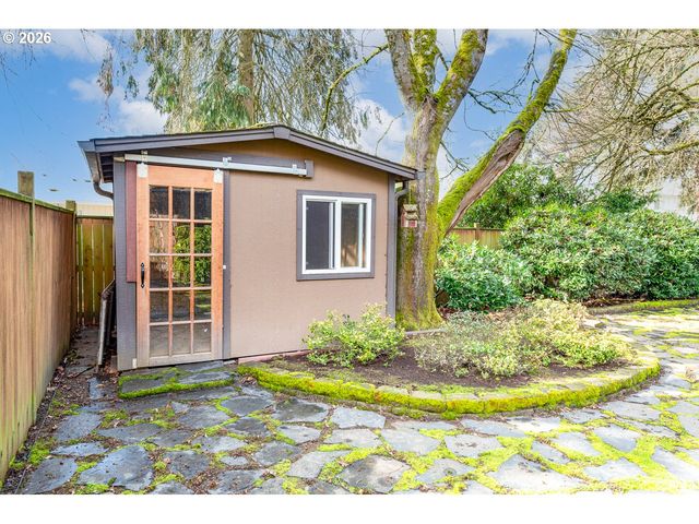 4490 DOYLE St, Eugene, OR 97404