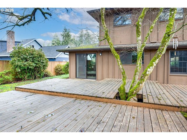 4490 DOYLE St, Eugene, OR 97404