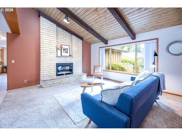 4490 DOYLE St, Eugene, OR 97404