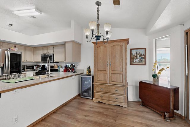 8004 CORTE DEL VIENTO NW, Albuquerque, NM 87120