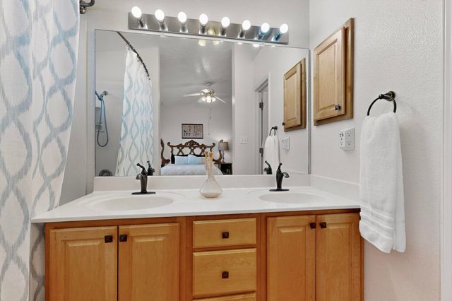 8004 CORTE DEL VIENTO NW, Albuquerque, NM 87120