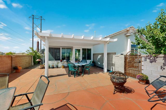 8004 CORTE DEL VIENTO NW, Albuquerque, NM 87120