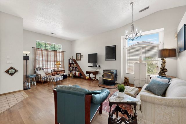 8004 CORTE DEL VIENTO NW, Albuquerque, NM 87120