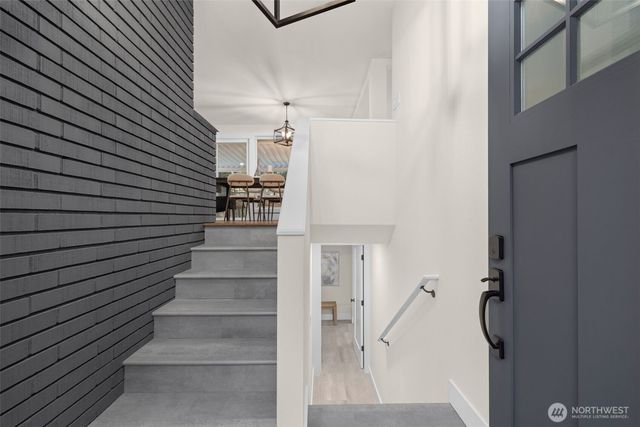 18330 47th Place NE, Lake Forest Park, WA 98155