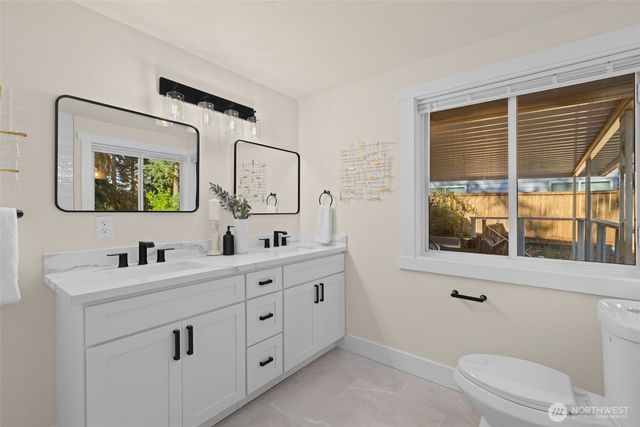 18330 47th Place NE, Lake Forest Park, WA 98155